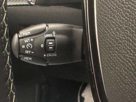 Peugeot 208 1.2 PureTech GT Panorama Dak | Camera | Digitaal Dashboard | Parkeersensoren Rondom | Climate | C... ActivLease financial lease