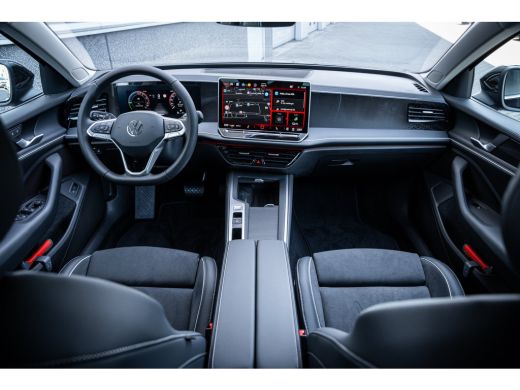 Volkswagen Passat Variant Business - eHybrid | 'App-Connect' draadloze smartphone integratie | Afstandscontrolesyst... ActivLease financial lease
