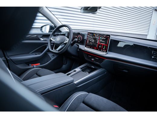 Volkswagen Passat Variant Business - eHybrid | 'App-Connect' draadloze smartphone integratie | Afstandscontrolesyst... ActivLease financial lease