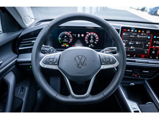 Volkswagen Passat Variant Business - eHybrid | 'App-Connect' draadloze smartphone integratie | Afstandscontrolesyst... ActivLease financial lease