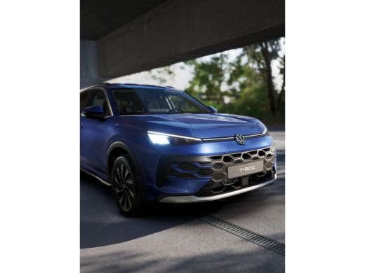 Volkswagen T-Roc Life First Edition Inclusief &euro;2000,- inruilvoordeel | 'App-Connect' draadloze smartphone integrat... ActivLease financial lease