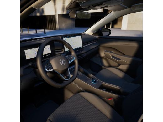 Volkswagen T-Roc Life First Edition Inclusief &euro;2000,- inruilvoordeel | 'App-Connect' draadloze smartphone integrat... ActivLease financial lease