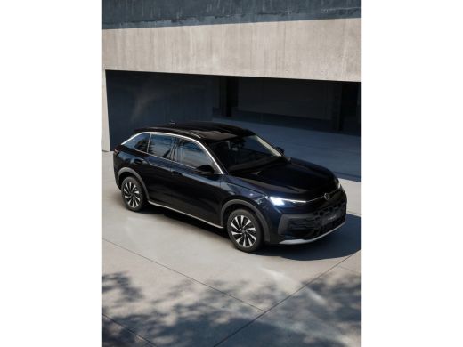 Volkswagen T-Roc Life First Edition Inclusief &euro;2000,- inruilvoordeel | 'App-Connect' draadloze smartphone integrat... ActivLease financial lease