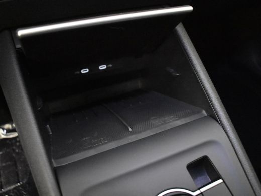 Volkswagen Tiguan Life Edition - eHybrid Inclusief &euro;2000,- inruilvoordeel | Trekhaak  | 'App-Connect' draadloze sma... ActivLease financial lease