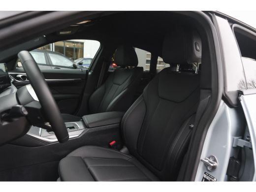 BMW i4 eDrive40 M Sport / Achteruitrijcamera / Comfort Access / Adaptieve LED / Stoelverwarming / Widesc... ActivLease financial lease