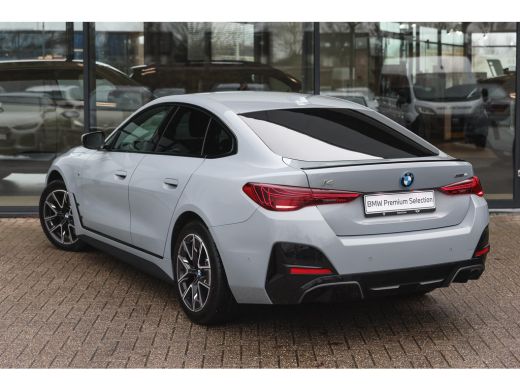 BMW i4 eDrive40 M Sport / Achteruitrijcamera / Comfort Access / Adaptieve LED / Stoelverwarming / Widesc... ActivLease financial lease