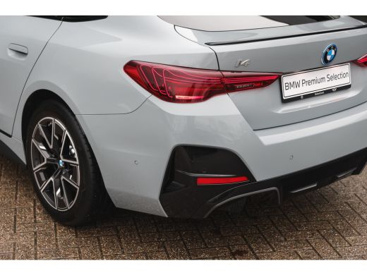 BMW i4 eDrive40 M Sport / Achteruitrijcamera / Comfort Access / Adaptieve LED / Stoelverwarming / Widesc... ActivLease financial lease