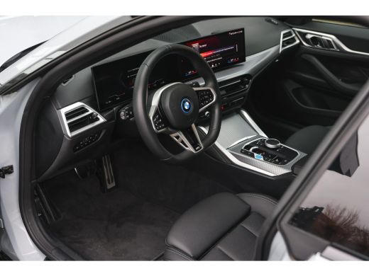 BMW i4 eDrive40 M Sport / Achteruitrijcamera / Comfort Access / Adaptieve LED / Stoelverwarming / Widesc... ActivLease financial lease