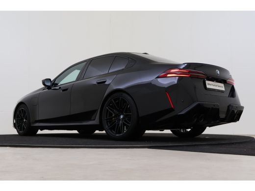 BMW M5 M5 Automaat / Panoramadak / Trekhaak / M Carbon-keramische remmen / Bowers & Wilkins / Stoelventi... ActivLease financial lease