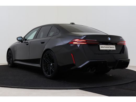 BMW M5 M5 Automaat / Panoramadak / Trekhaak / M Carbon-keramische remmen / Bowers & Wilkins / Stoelventi... ActivLease financial lease