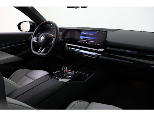 BMW M5 M5 Automaat / Panoramadak / Trekhaak / M Carbon-keramische remmen / Bowers & Wilkins / Stoelventi... ActivLease financial lease