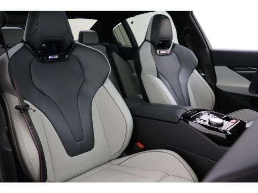 BMW M5 M5 Automaat / Panoramadak / Trekhaak / M Carbon-keramische remmen / Bowers & Wilkins / Stoelventi... ActivLease financial lease