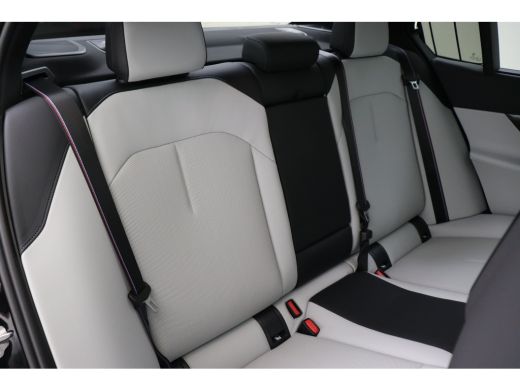 BMW M5 M5 Automaat / Panoramadak / Trekhaak / M Carbon-keramische remmen / Bowers & Wilkins / Stoelventi... ActivLease financial lease