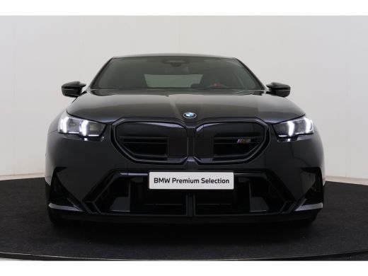 BMW M5 M5 Automaat / Panoramadak / Trekhaak / M Carbon-keramische remmen / Bowers & Wilkins / Stoelventi... ActivLease financial lease