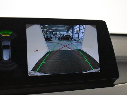 BMW X1 xDrive25e Business Edition Plus 220pk | Trekhaak | Camera achter | Head up display | Lederen bekl... ActivLease financial lease