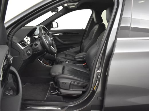 BMW X1 xDrive25e Business Edition Plus 220pk | Trekhaak | Camera achter | Head up display | Lederen bekl... ActivLease financial lease