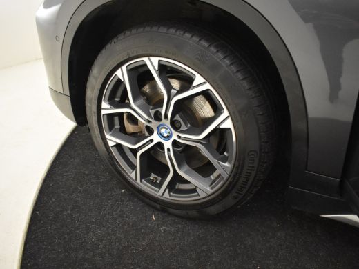 BMW X1 xDrive25e Business Edition Plus 220pk | Trekhaak | Camera achter | Head up display | Lederen bekl... ActivLease financial lease