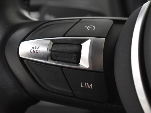 BMW X1 xDrive25e Business Edition Plus 220pk | Trekhaak | Camera achter | Head up display | Lederen bekl... ActivLease financial lease