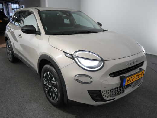 Fiat 600 1.2 Hybrid Urban | Achterbank in delen neerklapbaar | Achteruitrijcamera | Alarm klasse 1(startbl... ActivLease financial lease