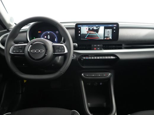 Fiat 600 1.2 Hybrid Urban | Achterbank in delen neerklapbaar | Achteruitrijcamera | Alarm klasse 1(startbl... ActivLease financial lease