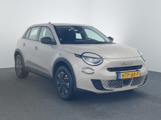 Fiat 600 1.2 Hybrid Urban | Achterbank in delen neerklapbaar | Achteruitrijcamera | Alarm klasse 1(startbl... ActivLease financial lease