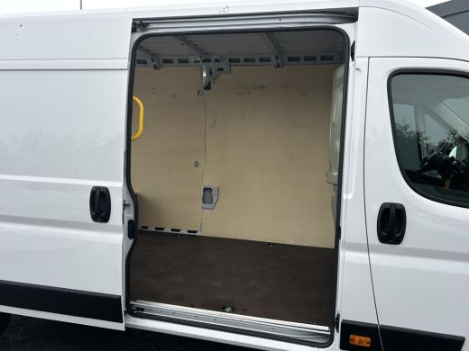 Fiat Ducato 3.5T 2.2 MJ MAXI 180 PK EAT8 AUTOMAAT / L4H2 / NIEUWSTAAT / 7.694 KM !! / CAMERA / AIRCO / CRUISE... ActivLease financial lease