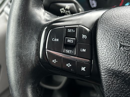 Ford Transit Custom 2.0 TDCI 130 PK / L2H1 / 2.800 KG AHG / 1e EIG. / 2x SCHUIFDEUR / TREKHAAK / CAMERA / AIRCO / CRUISE ActivLease financial lease