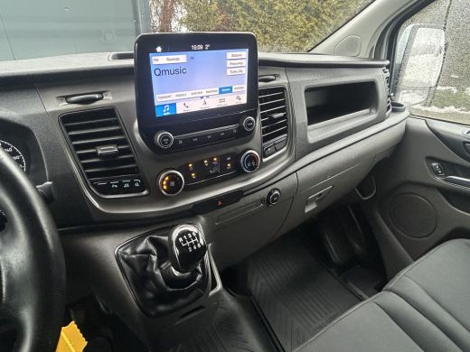 Ford Transit Custom 2.0 TDCI 130 PK / L2H1 / 2.800 KG AHG / 1e EIG. / 2x SCHUIFDEUR / TREKHAAK / CAMERA / AIRCO / CRUISE ActivLease financial lease