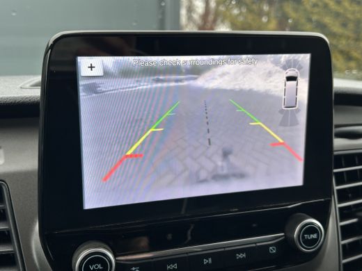 Ford Transit Custom 2.0 TDCI 130 PK / L2H1 / 2.800 KG AHG / 1e EIG. / 2x SCHUIFDEUR / TREKHAAK / CAMERA / AIRCO / CRUISE ActivLease financial lease