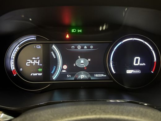 Kia e-Niro ExecutiveLine 64 kWh leer | navi | adaptive cruise | stuur- en stoelverw ActivLease financial lease