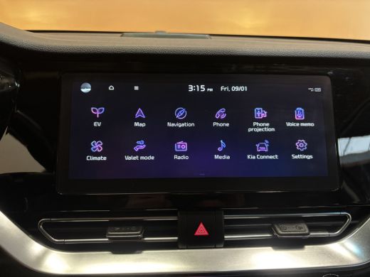 Kia e-Niro ExecutiveLine 64 kWh leer | navi | adaptive cruise | stuur- en stoelverw ActivLease financial lease