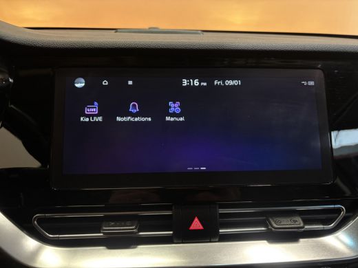 Kia e-Niro ExecutiveLine 64 kWh leer | navi | adaptive cruise | stuur- en stoelverw ActivLease financial lease