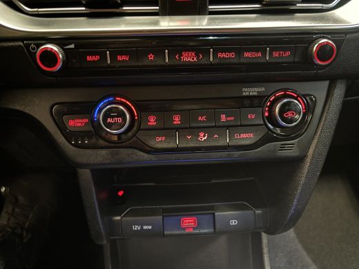 Kia e-Niro ExecutiveLine 64 kWh leer | navi | adaptive cruise | stuur- en stoelverw ActivLease financial lease