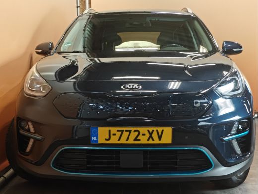 Kia e-Niro ExecutiveLine 64 kWh leer | navi | adaptive cruise | stuur- en stoelverw ActivLease financial lease