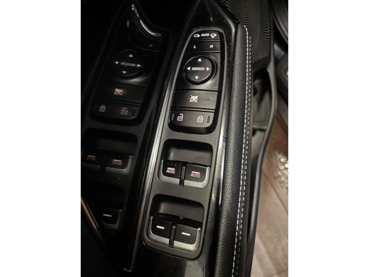 Kia e-Niro ExecutiveLine 64 kWh leer | navi | adaptive cruise | stuur- en stoelverw ActivLease financial lease