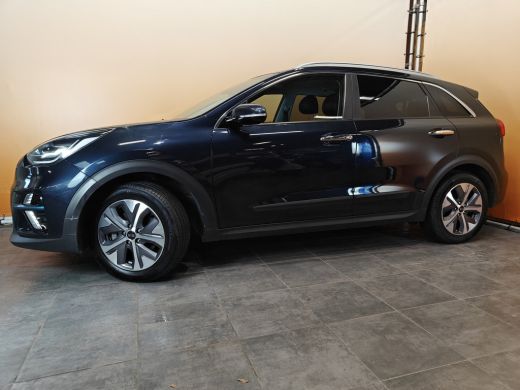 Kia e-Niro ExecutiveLine 64 kWh leer | navi | adaptive cruise | stuur- en stoelverw ActivLease financial lease