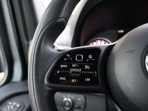 Mercedes-Benz Sprinter 319 3.0 CDI V6 AUT. L3H2 - 3500 KG TREKHAAK | MBUX BREEDBEELD | 18 INCH LMV | CAMERA ActivLease financial lease