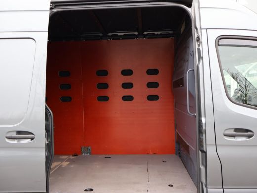 Mercedes-Benz Sprinter 319 3.0 CDI V6 AUT. L3H2 - 3500 KG TREKHAAK | MBUX BREEDBEELD | 18 INCH LMV | CAMERA ActivLease financial lease