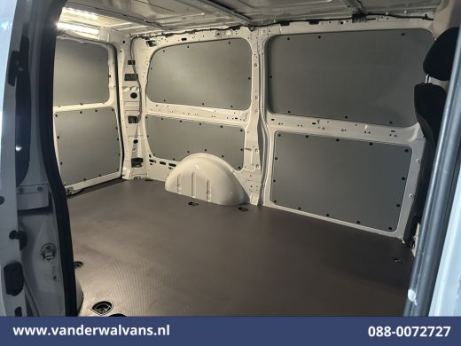 Mercedes-Benz Vito 114 CDI 136pk L2H1 Euro6 Airco | Imperiaal | Navigatie | Camera | Trekhaak Parkeersensoren ActivLease financial lease