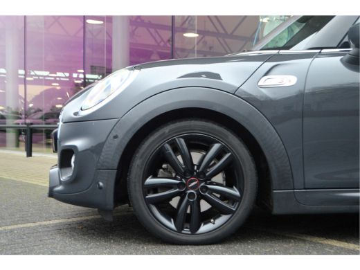Mini Cooper S Cabrio Cooper S John Cooper Works Automaat / Sportonderstel / LED / Harman-Kardon / Comfortstoelen / Sto... ActivLease financial lease