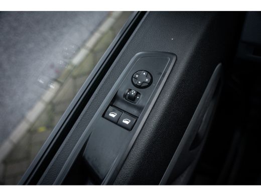 Opel Vivaro 2.0 CDTI L2H1 Innovation | Achteruitrijcamera | Trekhaak | Voorstoelen verwarmd ActivLease financial lease