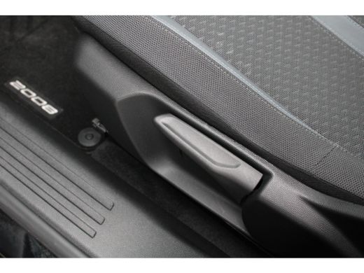 Peugeot 2008 1.2 PureTech Allure | Automaat | Navigatie | Camera | Adaptieve cruise control | Apple carplay | ... ActivLease financial lease