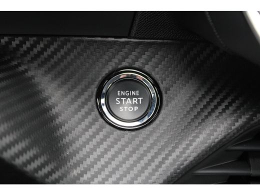 Peugeot 2008 1.2 PureTech Allure | Automaat | Navigatie | Camera | Adaptieve cruise control | Apple carplay | ... ActivLease financial lease