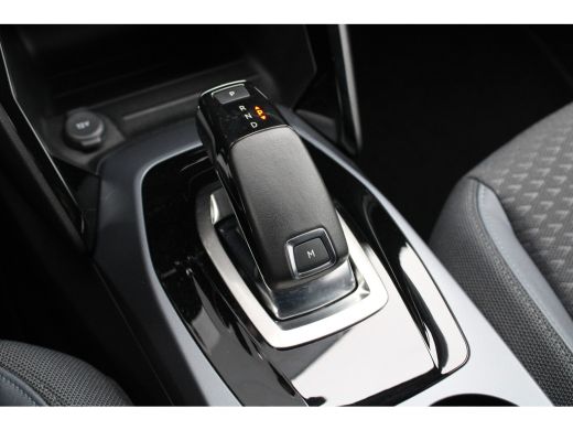 Peugeot 2008 1.2 PureTech Allure | Automaat | Navigatie | Camera | Adaptieve cruise control | Apple carplay | ... ActivLease financial lease