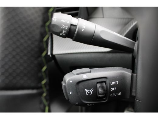 Peugeot 208 1.2 PureTech 100 GT | Navigatie | 360 Camera | Black Diamond | Adaptieve cruise | Apple carplay | ActivLease financial lease