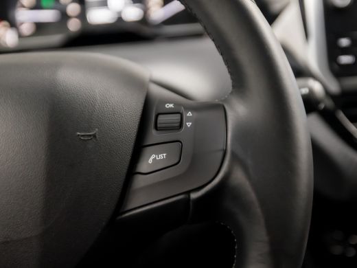 Peugeot 208 1.2 PureTech Sport (5 DEURS, GROOT NAVI, APPLE CARPLAY, CLIMATE, PARKEERSENSOREN, LM VELGEN, CRUI... ActivLease financial lease