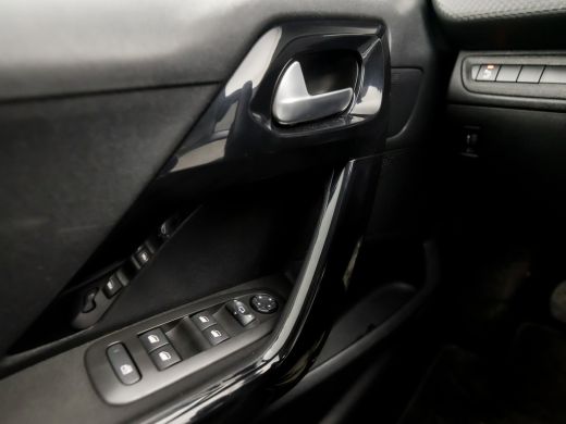 Peugeot 208 1.2 PureTech Sport (5 DEURS, GROOT NAVI, APPLE CARPLAY, CLIMATE, PARKEERSENSOREN, LM VELGEN, CRUI... ActivLease financial lease