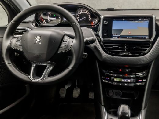 Peugeot 208 1.2 PureTech Sport (5 DEURS, GROOT NAVI, APPLE CARPLAY, CLIMATE, PARKEERSENSOREN, LM VELGEN, CRUI... ActivLease financial lease