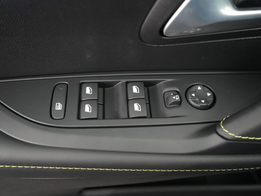 Peugeot 208 | Demo Deal | 1.2 Hybrid 110 e-DCS6 GT | Achteruitrijcamera | Apple Carplay/Android Auto|telefoon... ActivLease financial lease