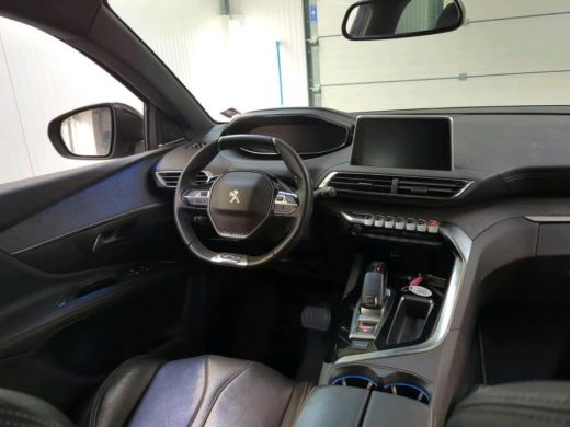 Peugeot 5008 1.5 HDI Automaat 7Pers. GT-Line / Panoramadak / Trekhaak / Pdc+Camera / Leder / Airco-ecc./ Xenon / ActivLease financial lease